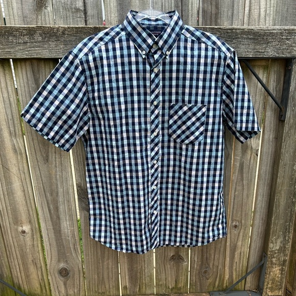 Roundtree & Yorke Blue and White Casual Button Down Shirt Medium Paisley design - Picture 1 of 5